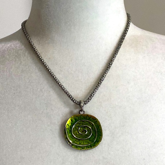 Green Karma Swirl Spiral Medallion Pendant Whimsical Bohemian Silver Necklace - Picture 1 of 17